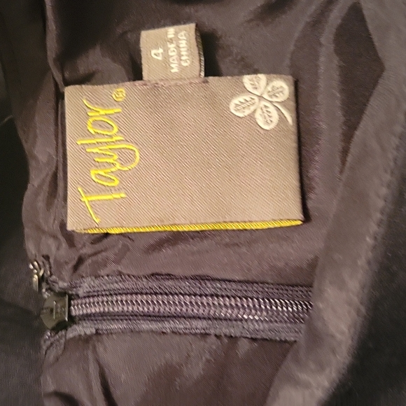 NWT TAYLOR Sleeveless Round Neck Black/Ivory Dress Size 4 - Picture 8 of 8